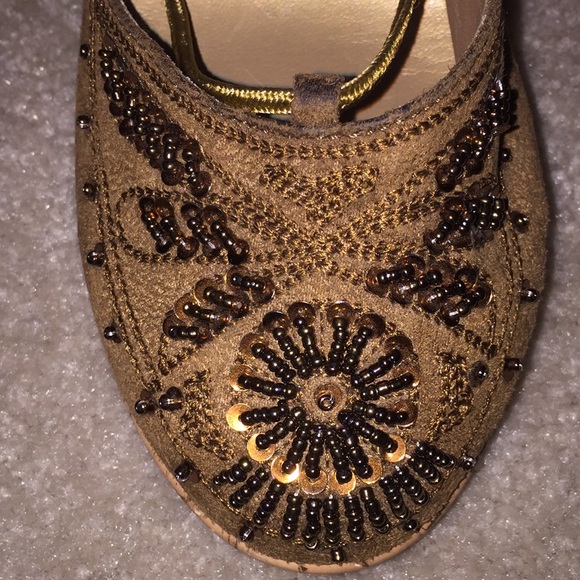 Red Lips Wedge Toe Heels - Picture 5 of 8